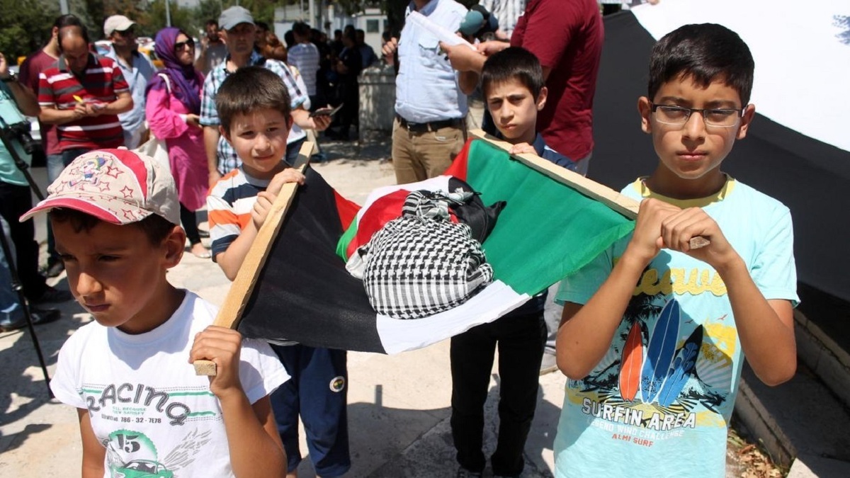 فلسطینیان در قفس رژیم اشغالگر + فیلم