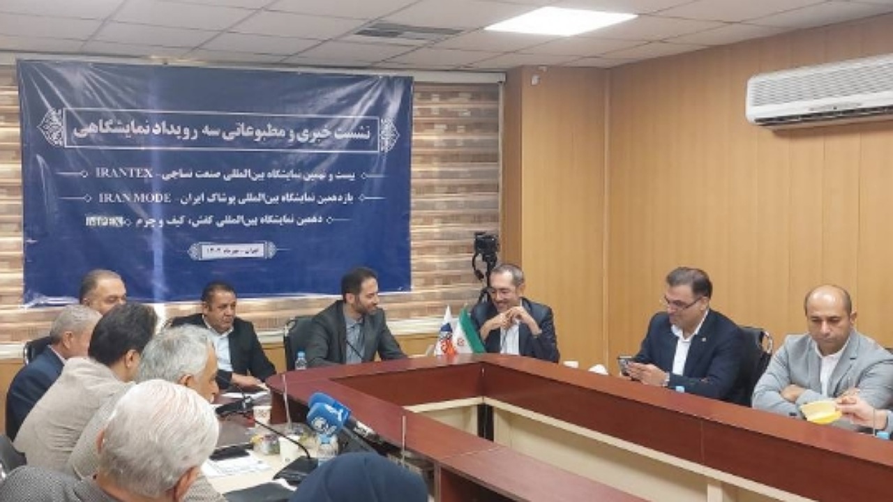 بازگشت سالیانه ۷۰۰ میلیون دلار ارز به کشور از طریق ممنوعیت واردات پارچه