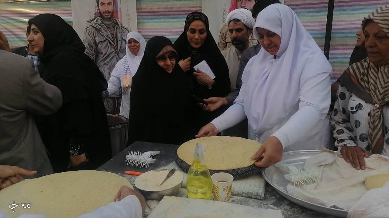 میخ محکم کرمانی ها پای تنور جشنواره ملی نان/ نانواها را برای کار با آرد کامل آموزش دهید