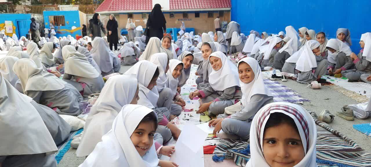 نقاشی ۱۰۰ متری کودکان اسدآبادی 