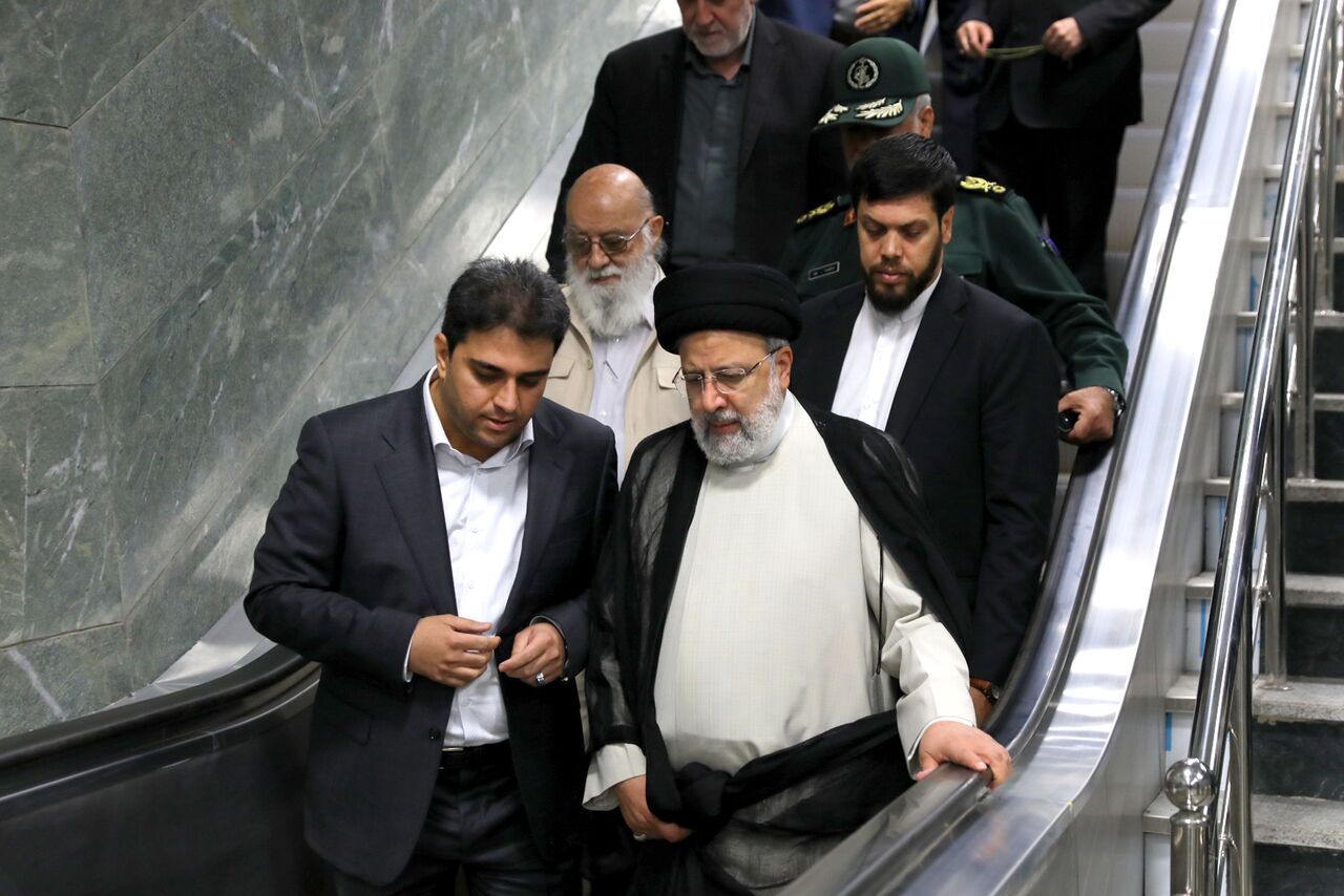 افتتاح ایستگاه مترو با حضور رییسی