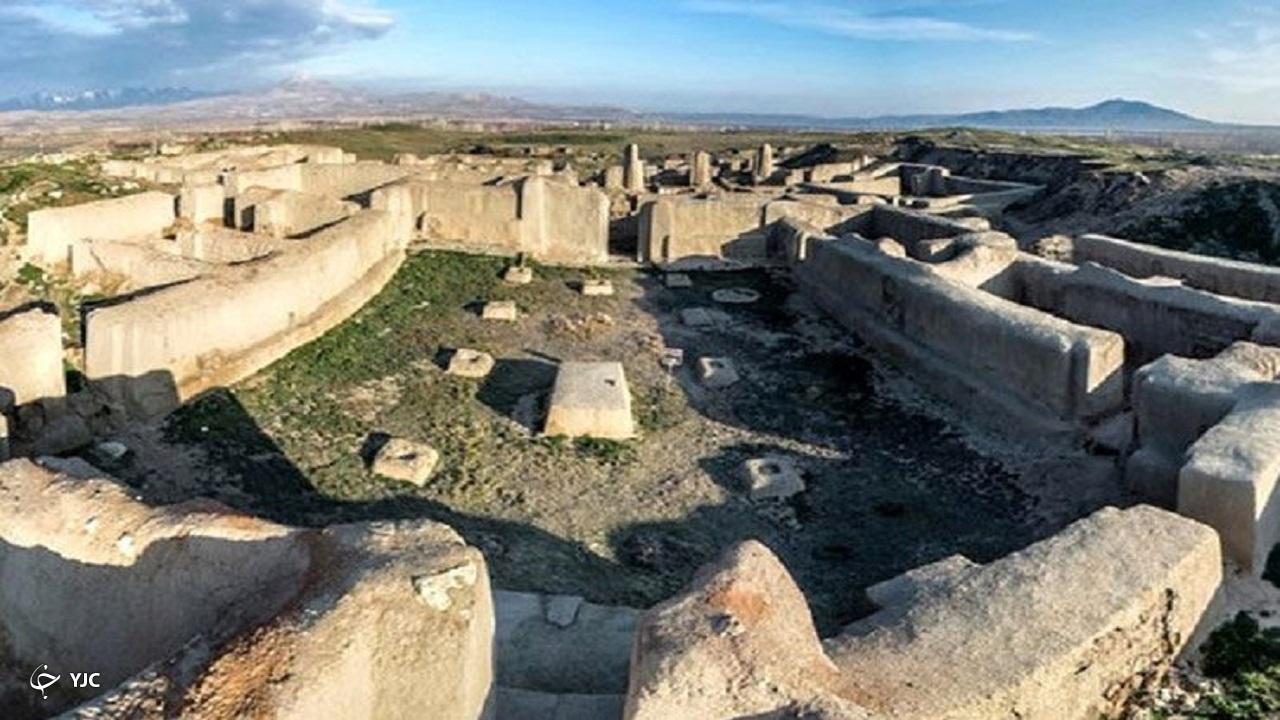اسناد مالکیت پنج اثر تاریخی در آذربایجان‌غربی صادر شد