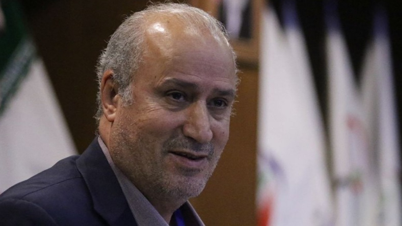 تاج: دو دستگاه VAR در ایران می مانند