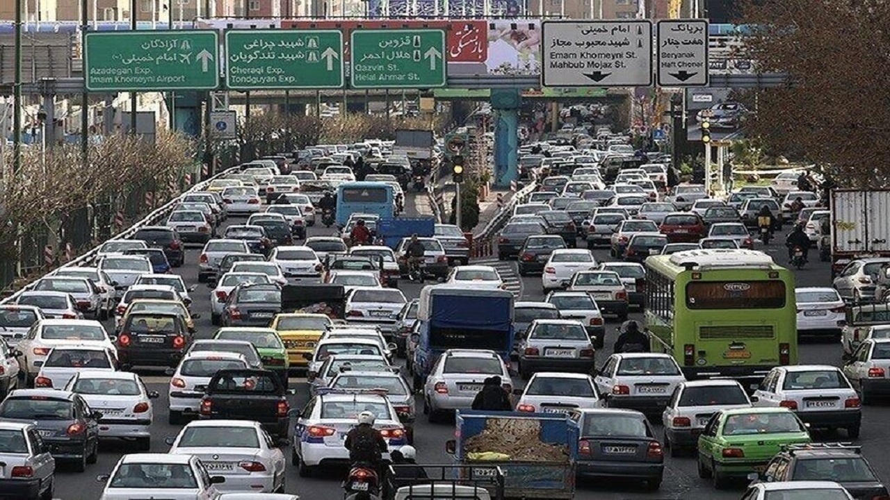 حرکت بار ترافیکی از محور‌های غربی و شرقی به سمت مرکز شهر 