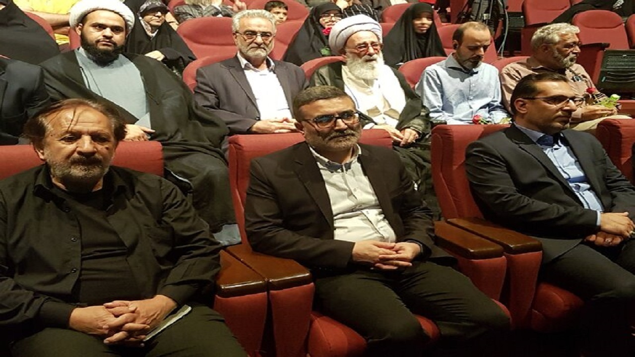 رونمایی از فیلم حضرت معصومه (س) در قم/نشان خادمی به مجید مجیدی اهدا شد