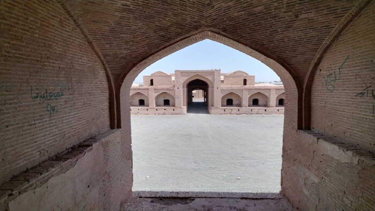کاروانسرای مزینان نگینی در جاده ابریشم