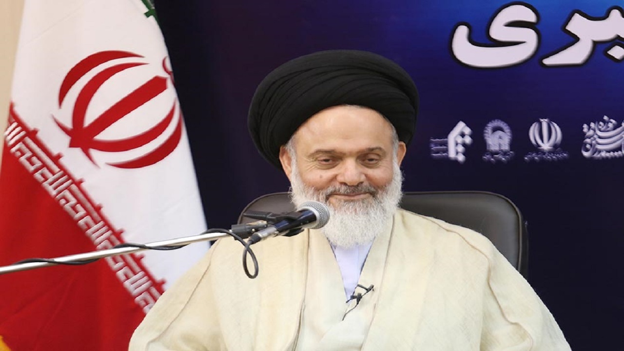 آثار علامه حسن‌زاده با بیان ساده در اختیار جوانان قرار گیرد