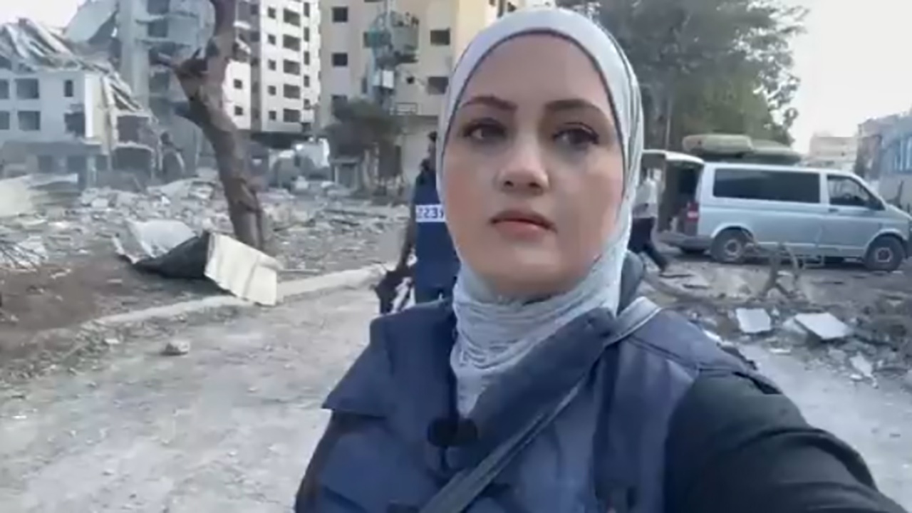 گزارش خبرنگار العالم از ساختمان تخریب‌شده محل کارش