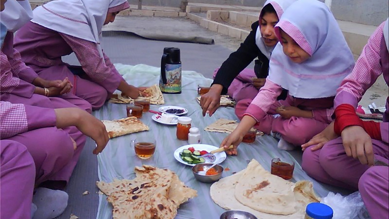 تغذیه مناسب برای دانش‌آموزان + فیلم