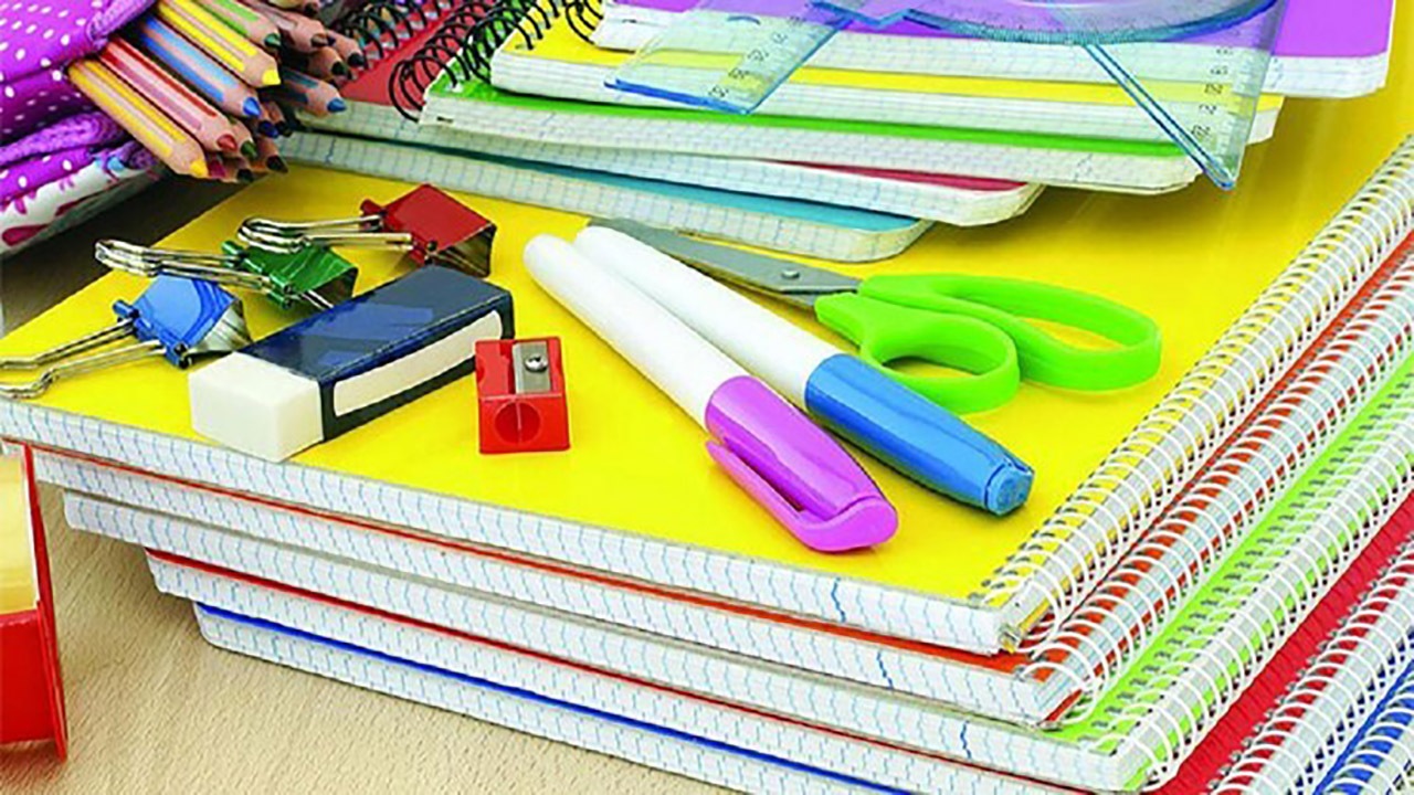 اهدای نوشت افزار به دانش آموزان سیریکی