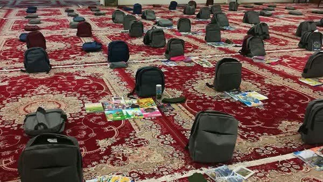 توزیع پنج هزار بسته لوازم‌التحریر در بین دانش‌آموزان نیازمند ایلامی