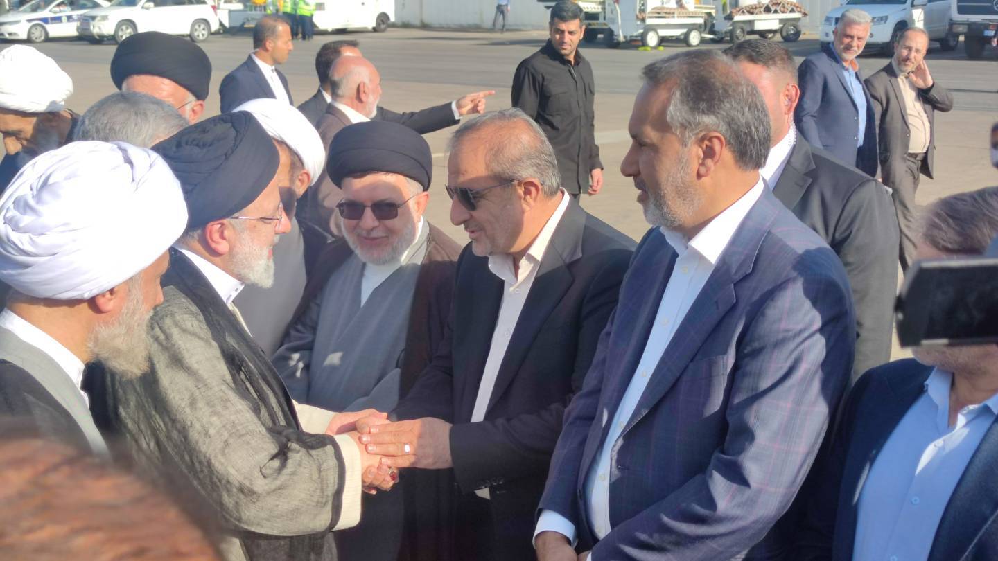 رئیس جمهور وارد فرودگاه شیراز شد
