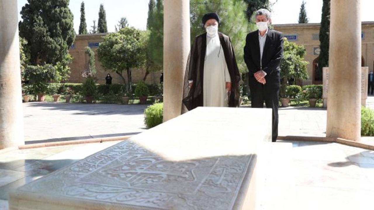 حضور رئیس جمهور در حافظیه
