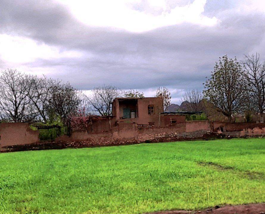 خانه ای قدیمی طبیعت