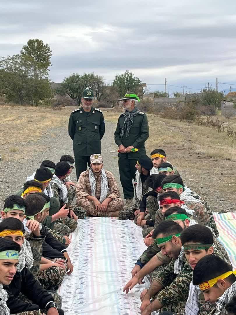 گرامیداشت هفته وحدت در خوی با کوه پیمایی