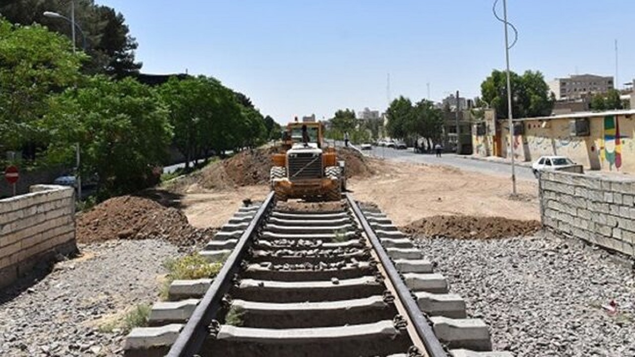 بهسازی مسیر ریل راه‌آهن قم در گرو تعیین تکلیف مالکیت زمین است