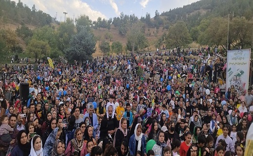 استقبال پرشور سنندجی ها از جشن بزرگ پرواز بادبادکها