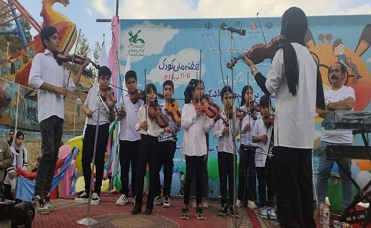 استقبال پرشور سنندجی ها از جشن بزرگ پرواز بادبادکها
