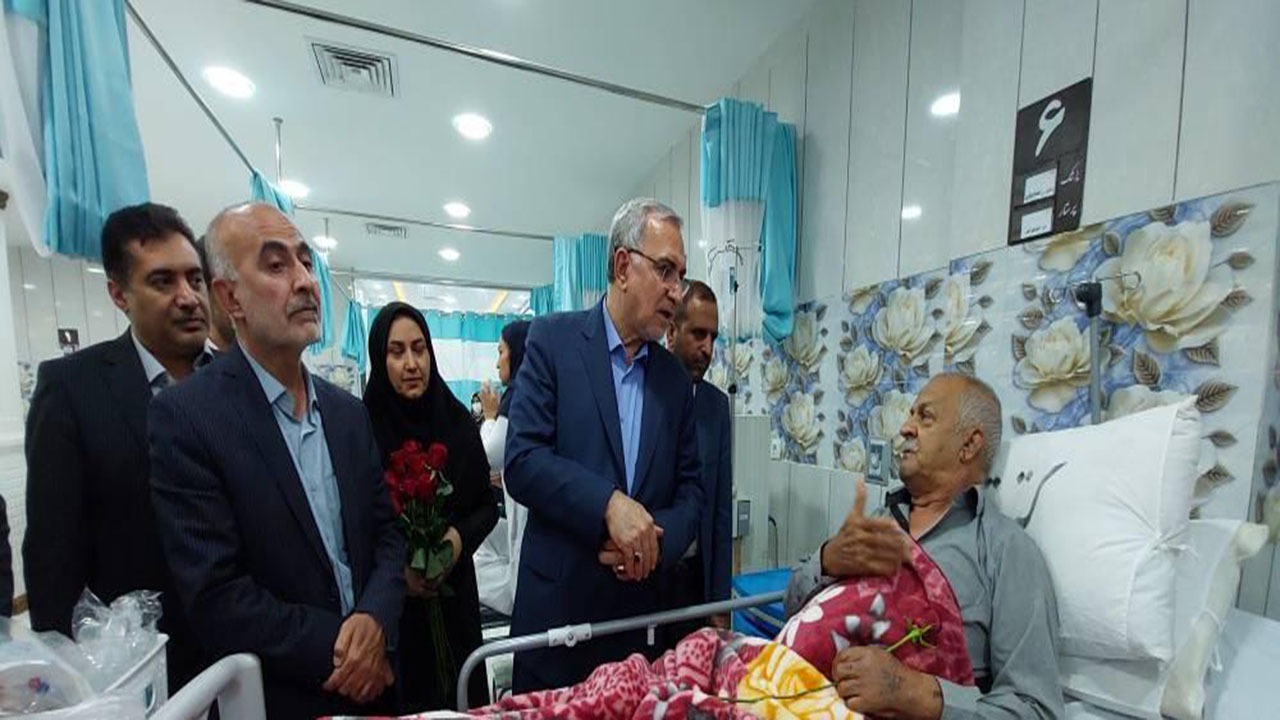 افتتاح مرکز دیالیز شرق فارس در فسا با حضور وزیر بهداشت