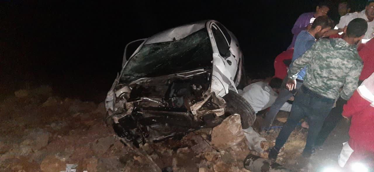 سقوط خودروی سواری به دره در محور طالقان هشتگرد