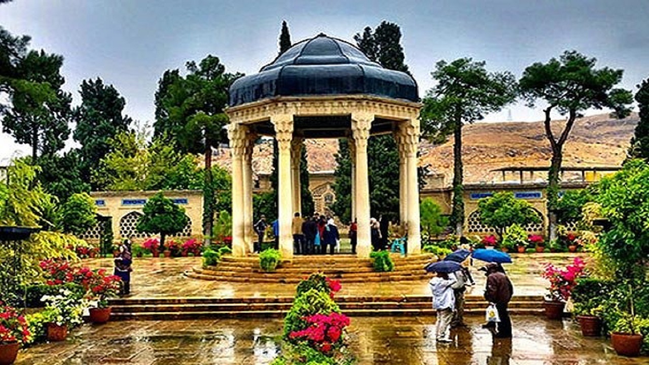 روزی برای بزرگداشت لسان الغیب حافظ شیرازی
