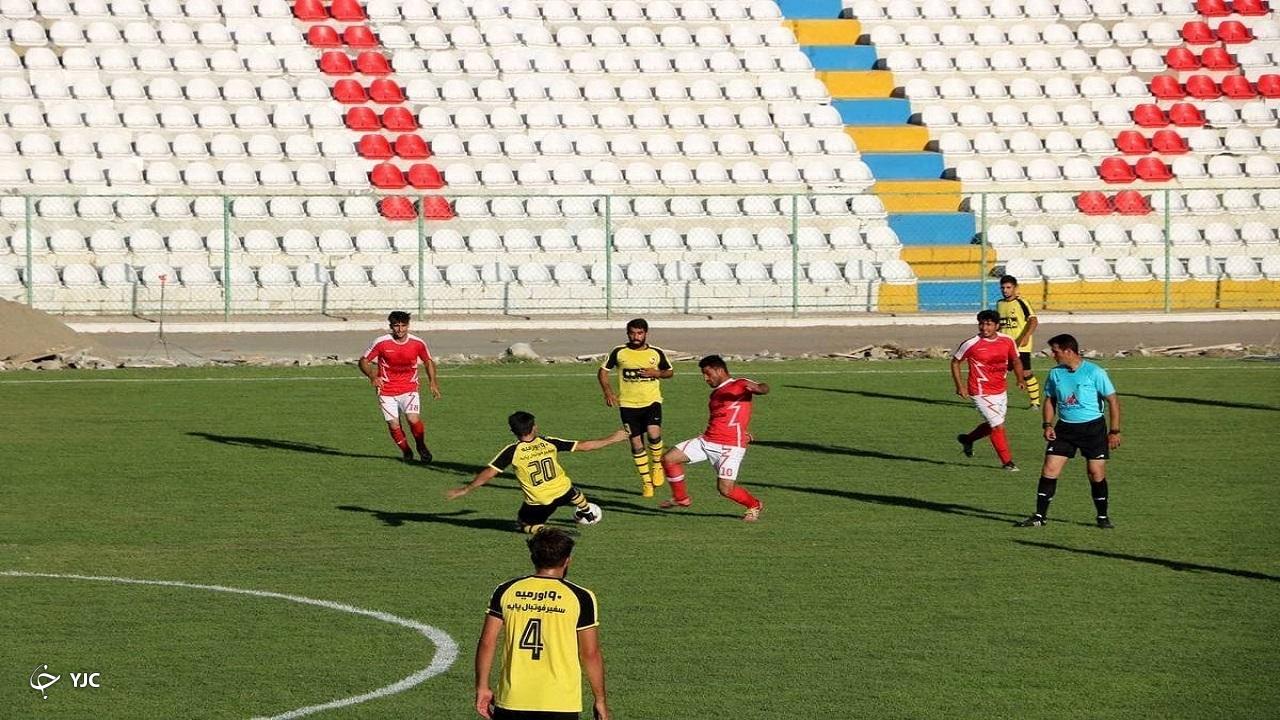 برد نمایندگان مهاباد در مسابقات فوتبال لیگ برتر استان