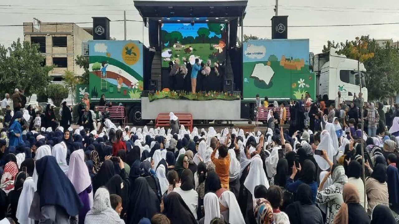 بیش از ۱۱ هزار نفر «ماجرای گله من» را بر روی تماشاخانه سیار کانون تماشا کردند