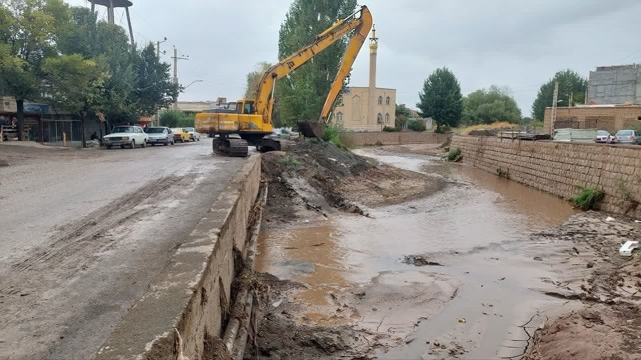 لایروبی ۱۵.۷ کیلومتر از رودخانه‌های آذربایجان غربی