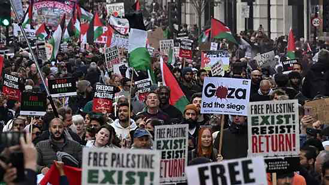 تظاهرات حمایت از فلسطین جلوی ساختمان بی‌بی‌سی + فیلم