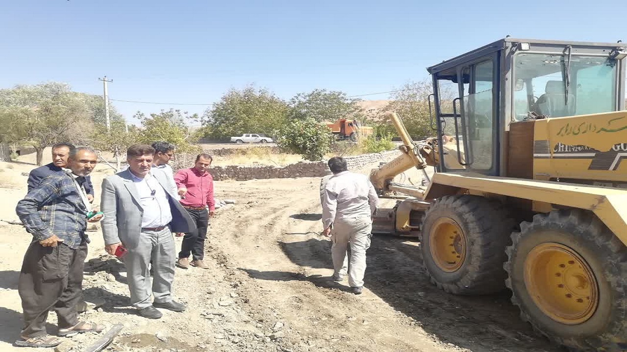 اجرای آسفالت روستای قدرودخانه رابر