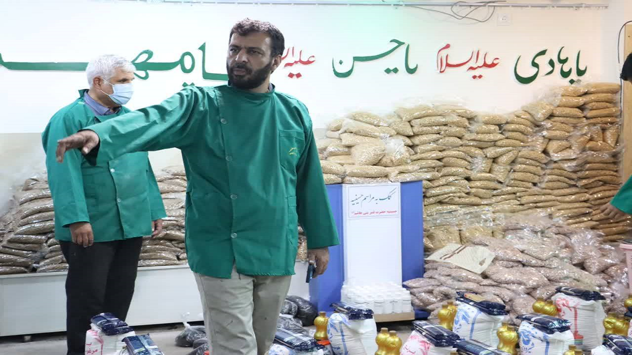 شهدا هم در حیات و هم بعد از شهادتشان راهنمای انسان‌ها هستند