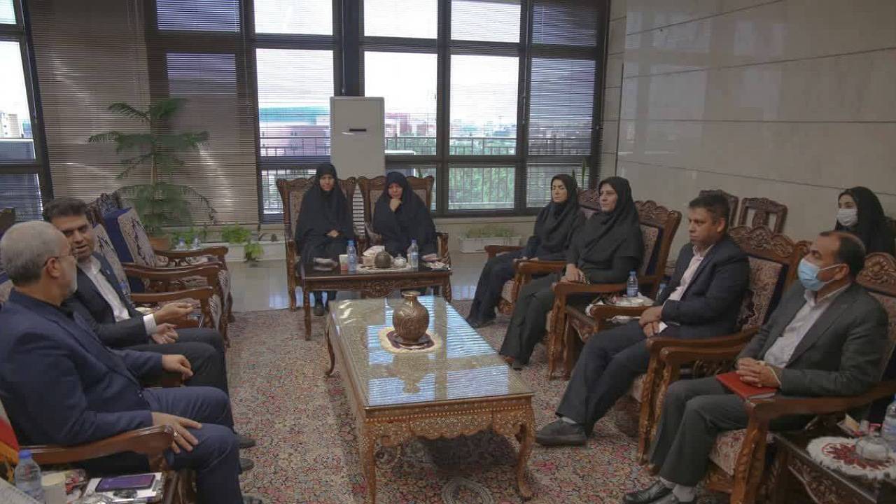 متناسب با بازار‌های هدف استاندارد‌ها را تعریف کنیم