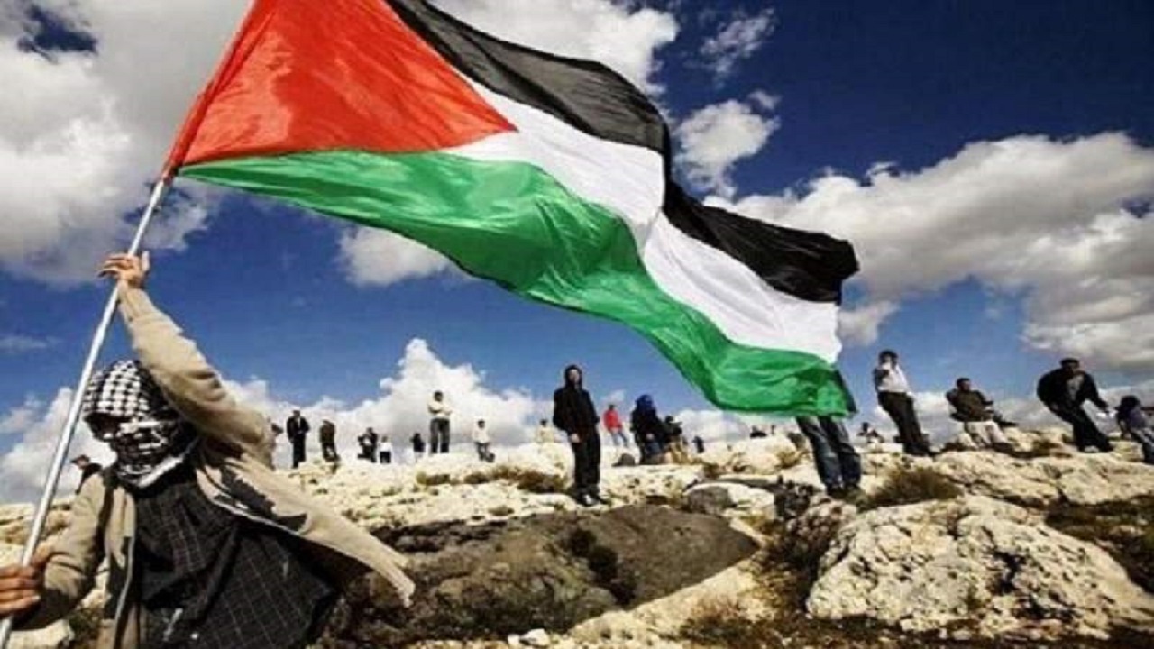 هر کسی به‌زور در سرزمین‌های اشغالی زندگی می‌کند، غاصب است