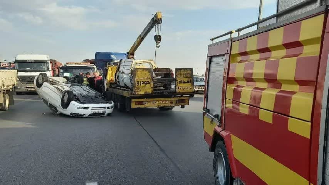 تصادف دو خودرو سواری در اتوبان قزوین - کرج با دو مصدوم