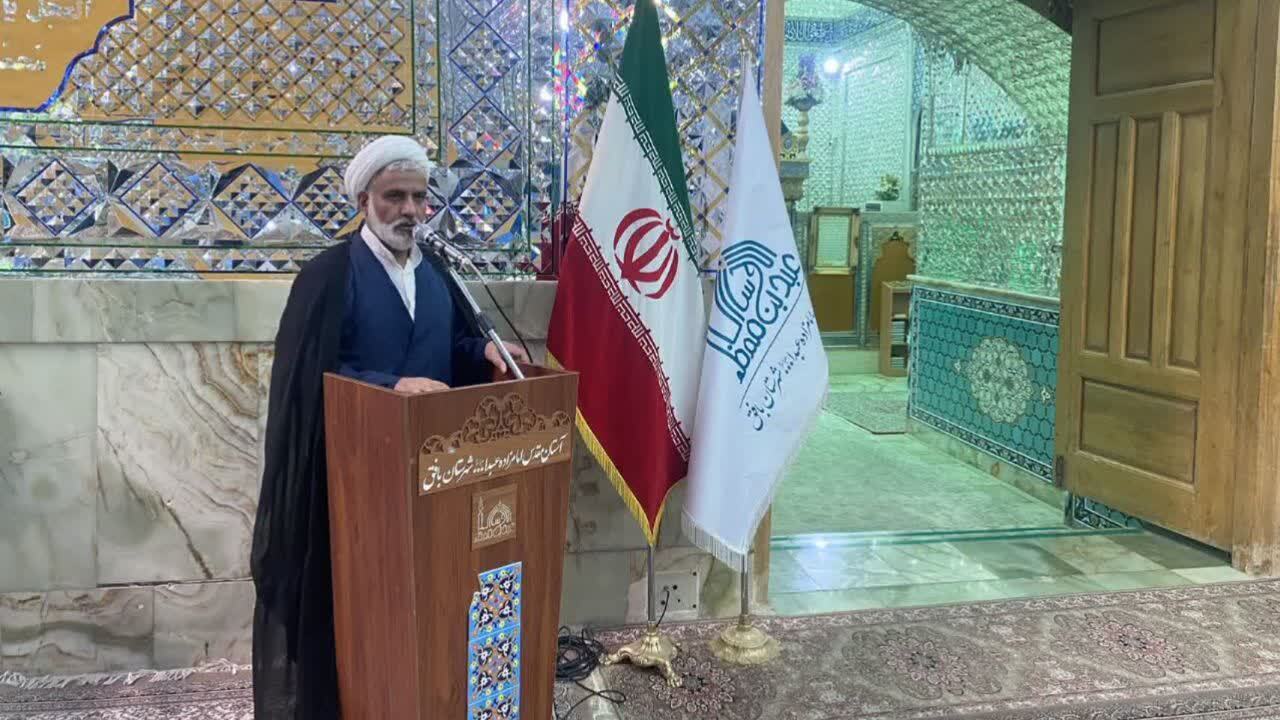 غبارروبی ضریح مطهر آستان مقدس امامزاده عبدالله بافق