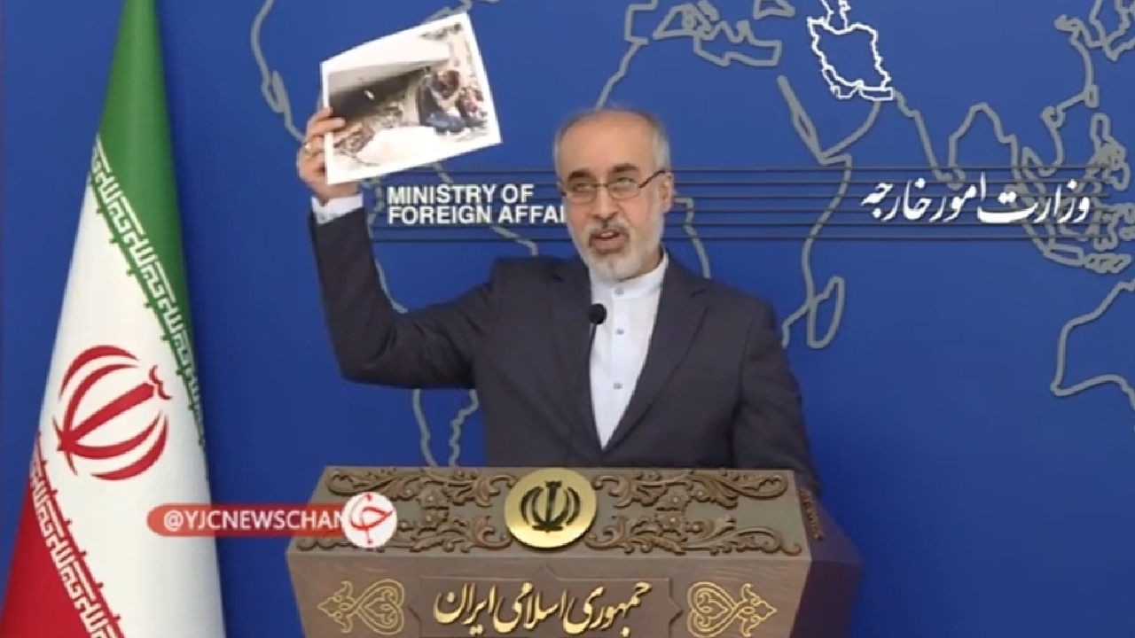 تصاویر کودکان غزه در دستان سخنگوی وزارت امور خارجه + فیلم