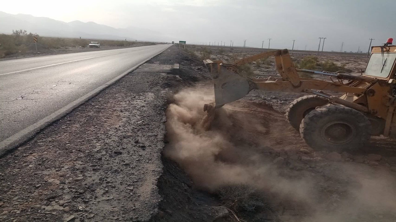 اصلاح نقاط حادثه خیز در محور زرند ـ کرمان پیگیری شد