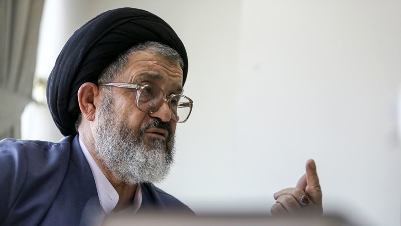 بايد مردم را تشويق كنيم به پای صندوق‌های رای بیایند