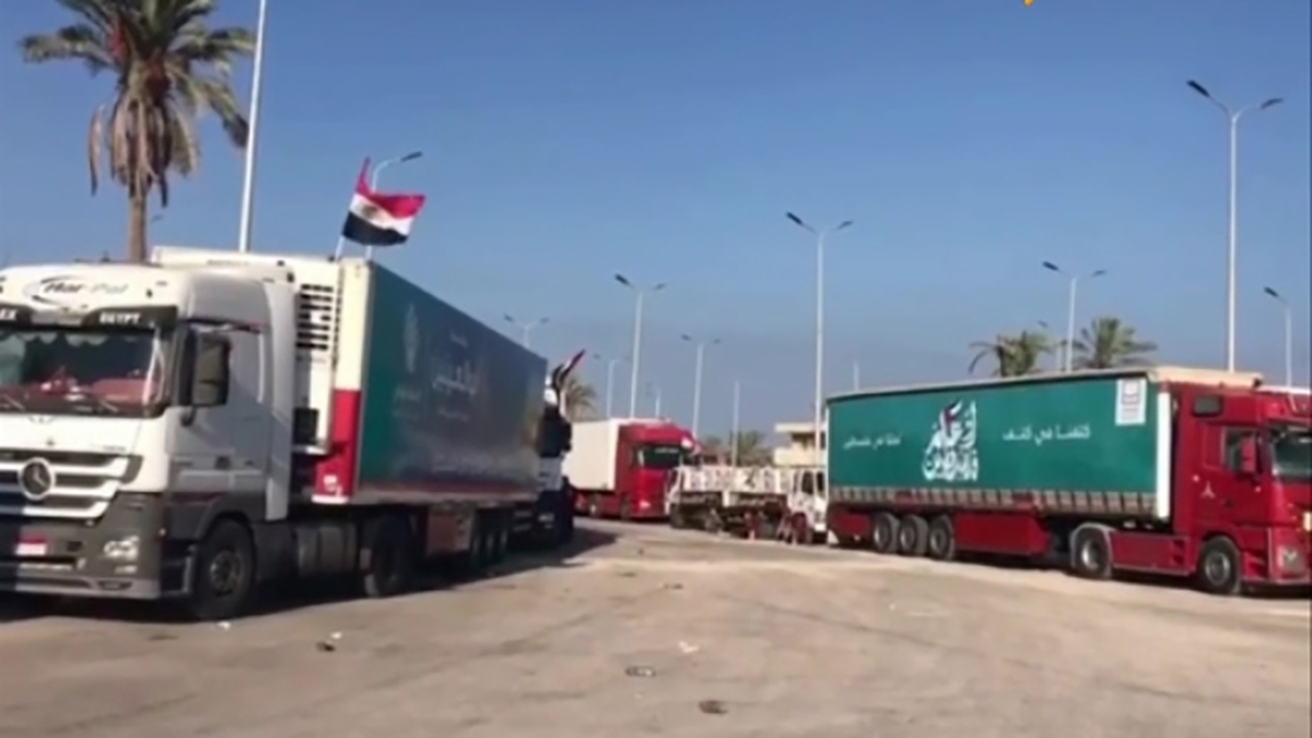 انتقال مجروحان فلسطینی از طریق گذرگاه رفح + فیلم