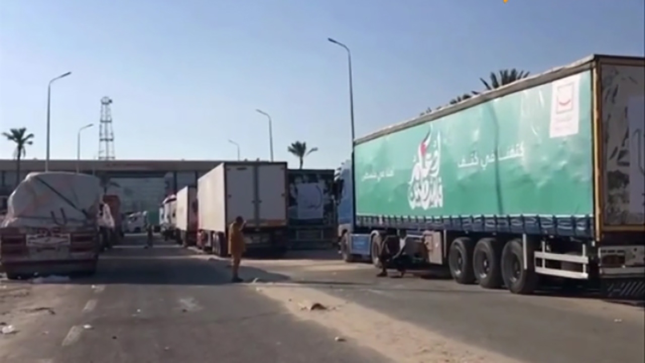 کمک‌های بشردوستانه در انتظار باز شدن گذرگاه رفح + فیلم