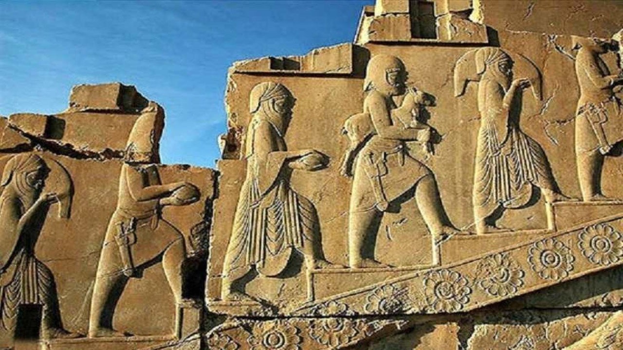 زنان و مردان ایرانی قبل از اسلام چه پوششی داشتند؟