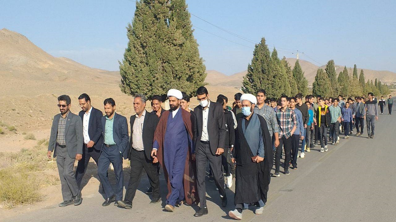 پیاده روی مدیران ودانش آموزان کوهبنانی