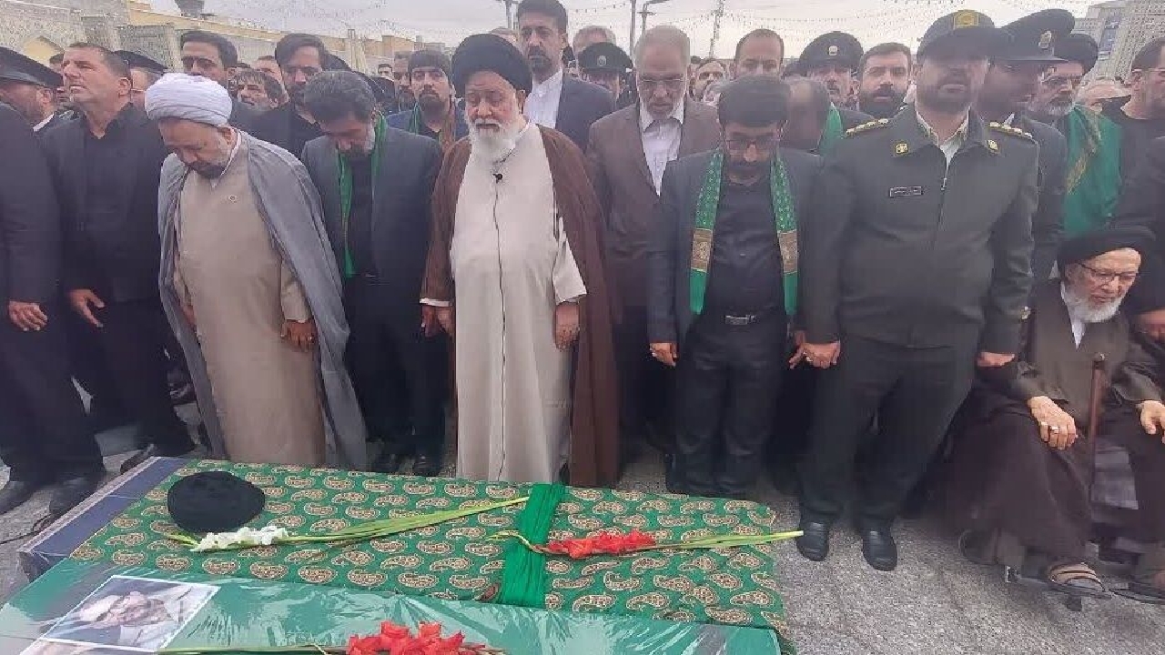 پیکر مداح حرم مطهر رضوی در مشهد تشییع شد