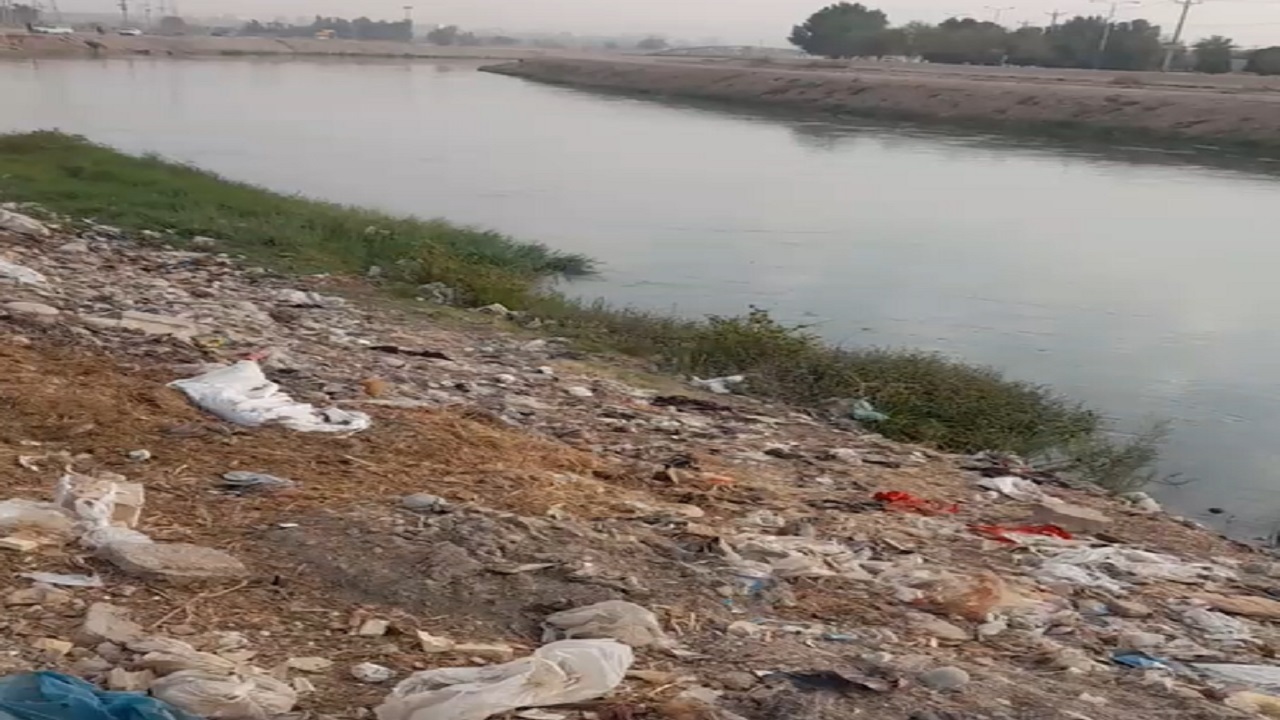 انباشت زباله در حاشیه رودخانه سهم اهالی روستای گاومیش آباد شد + فیلم