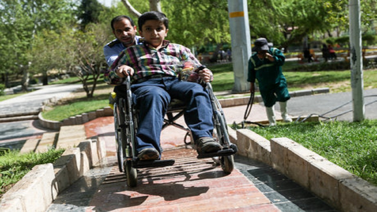 ۸۰ درصد معابر قم برای تردد معلولان بهسازی شد
