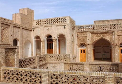 مرمت کاروانسرای تاریخی سعادت در نهاوند 