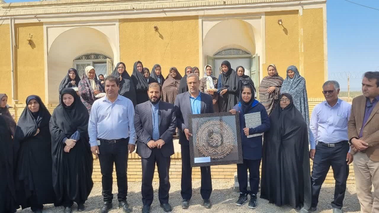 تاکید فرماندار زرندبرتوسعه صندوق‌های خرد روستایی