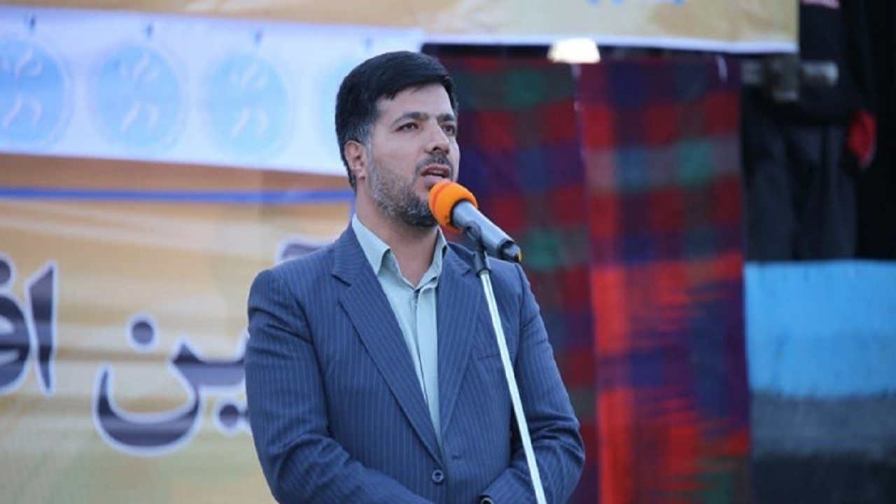 زبان هنر و تئاتر یک زبان نافذ و همه‌پسند است