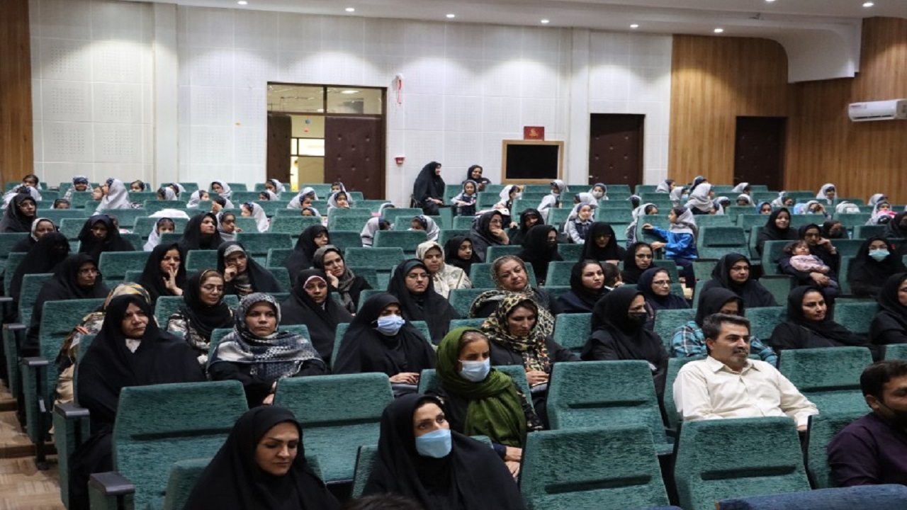 همایش بزرگ خانواده‌های همیار پیشگیری از آسیب‌های اجتماعی برگزار شد