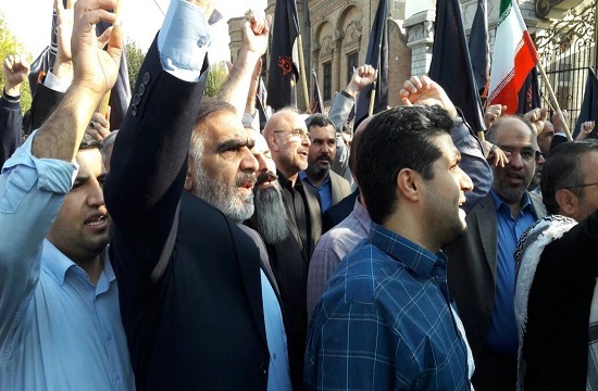 راهپیمایی نمایندگان مجلس در بهارستان
